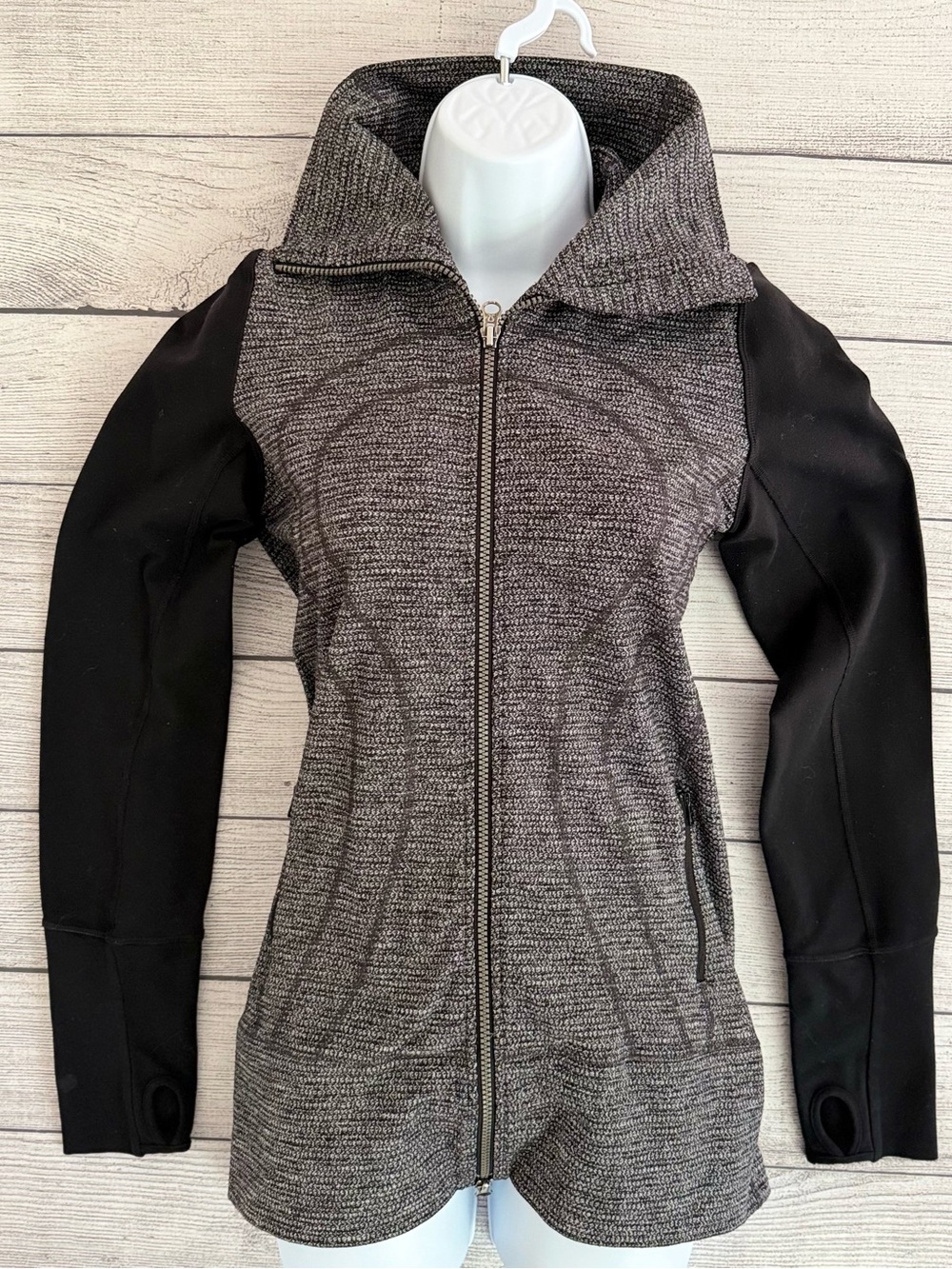 lululemon athletica Black & Gray Full-Zip Hooded Sweatshirt